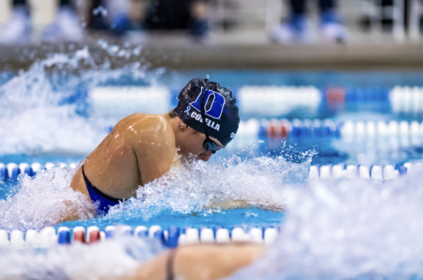 Kaelyn Gridley leading a Fitter & Faster swim clinic